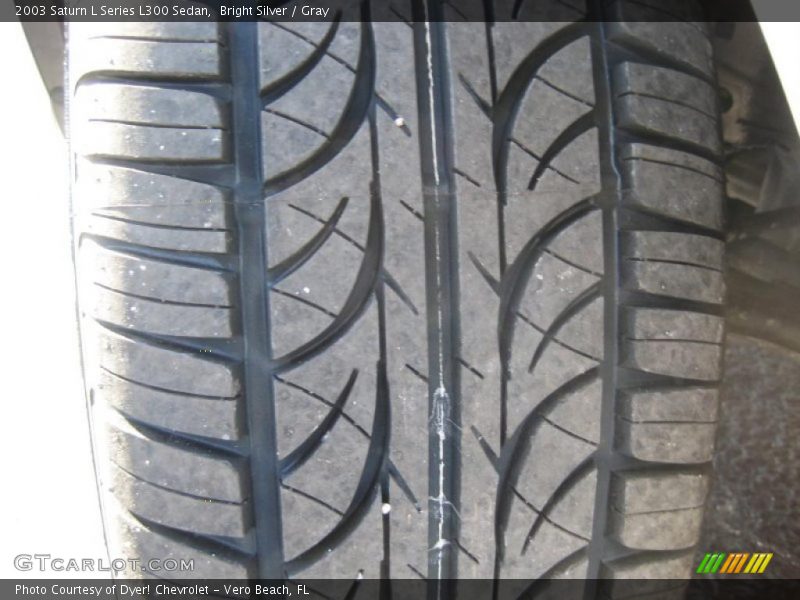 Bright Silver / Gray 2003 Saturn L Series L300 Sedan