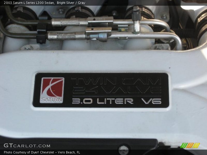 Bright Silver / Gray 2003 Saturn L Series L300 Sedan