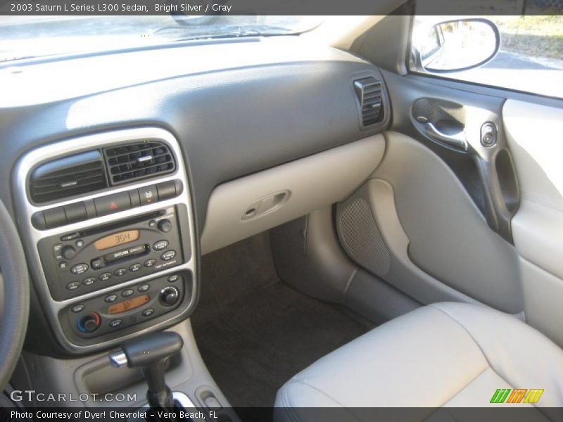 Bright Silver / Gray 2003 Saturn L Series L300 Sedan