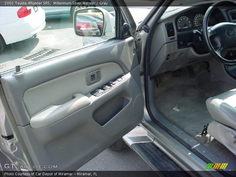 Millennium Silver Metallic / Gray 2002 Toyota 4Runner SR5
