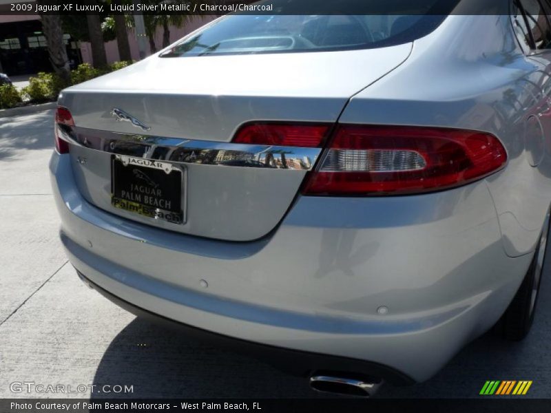 Liquid Silver Metallic / Charcoal/Charcoal 2009 Jaguar XF Luxury