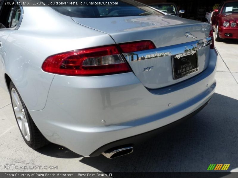 Liquid Silver Metallic / Charcoal/Charcoal 2009 Jaguar XF Luxury
