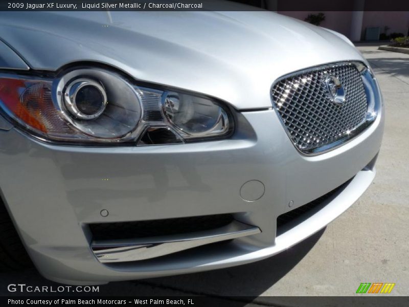Liquid Silver Metallic / Charcoal/Charcoal 2009 Jaguar XF Luxury