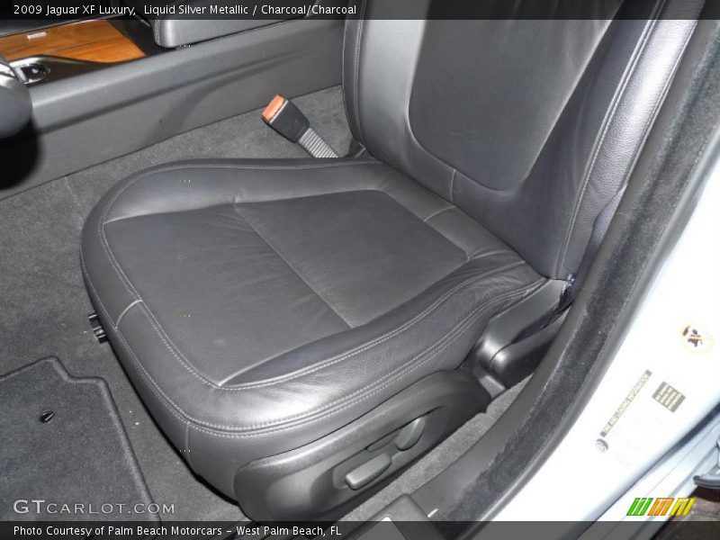 Liquid Silver Metallic / Charcoal/Charcoal 2009 Jaguar XF Luxury
