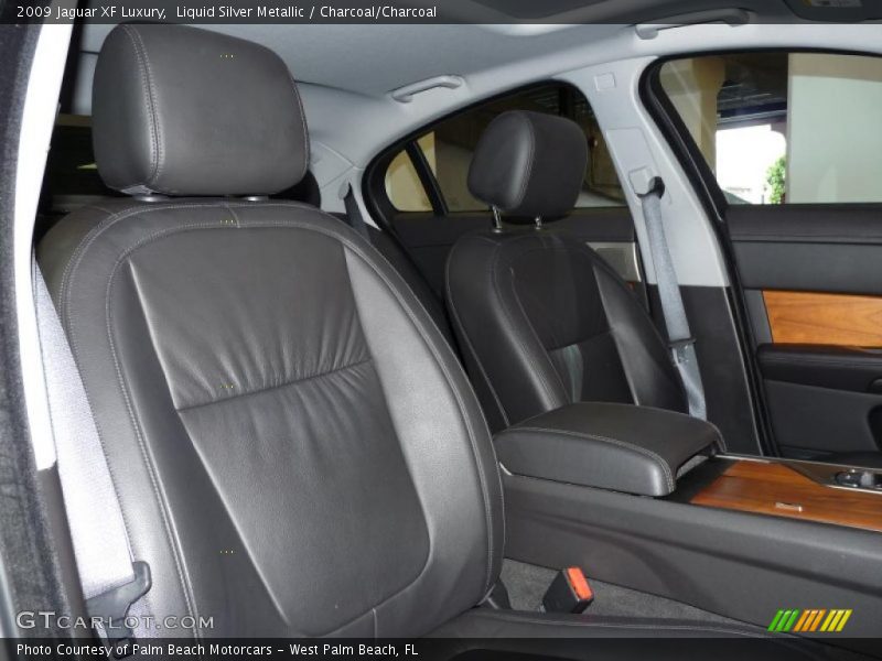 Liquid Silver Metallic / Charcoal/Charcoal 2009 Jaguar XF Luxury