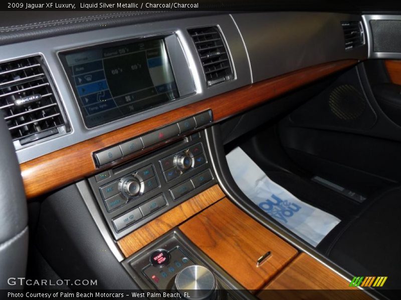 Liquid Silver Metallic / Charcoal/Charcoal 2009 Jaguar XF Luxury