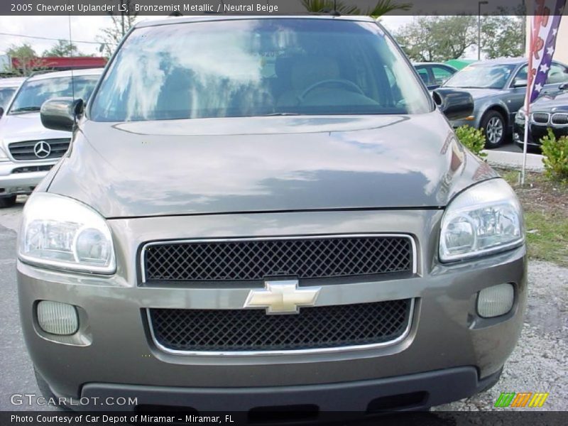 Bronzemist Metallic / Neutral Beige 2005 Chevrolet Uplander LS