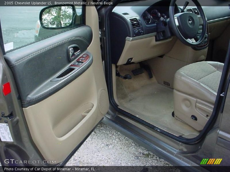 Bronzemist Metallic / Neutral Beige 2005 Chevrolet Uplander LS