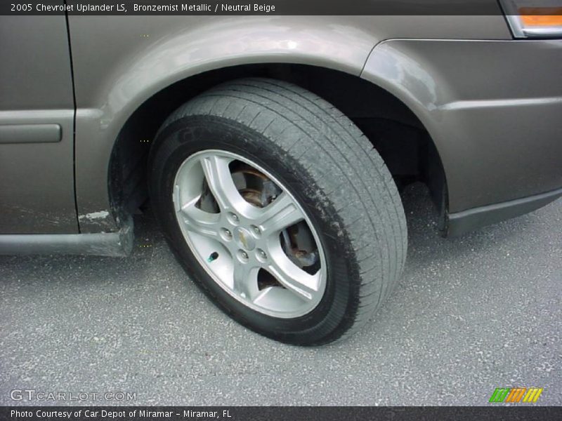 Bronzemist Metallic / Neutral Beige 2005 Chevrolet Uplander LS