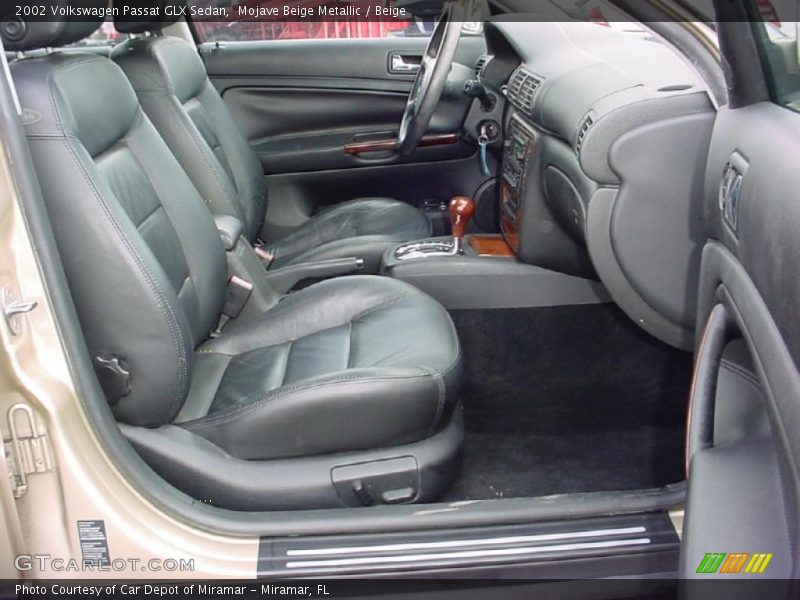 Mojave Beige Metallic / Beige 2002 Volkswagen Passat GLX Sedan