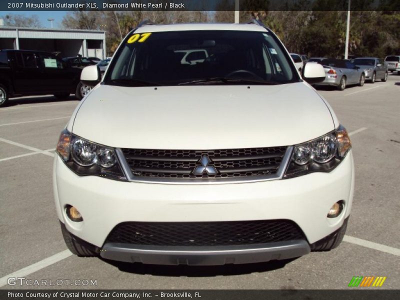 Diamond White Pearl / Black 2007 Mitsubishi Outlander XLS