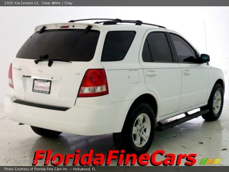 Clear White / Gray 2005 Kia Sorento LX
