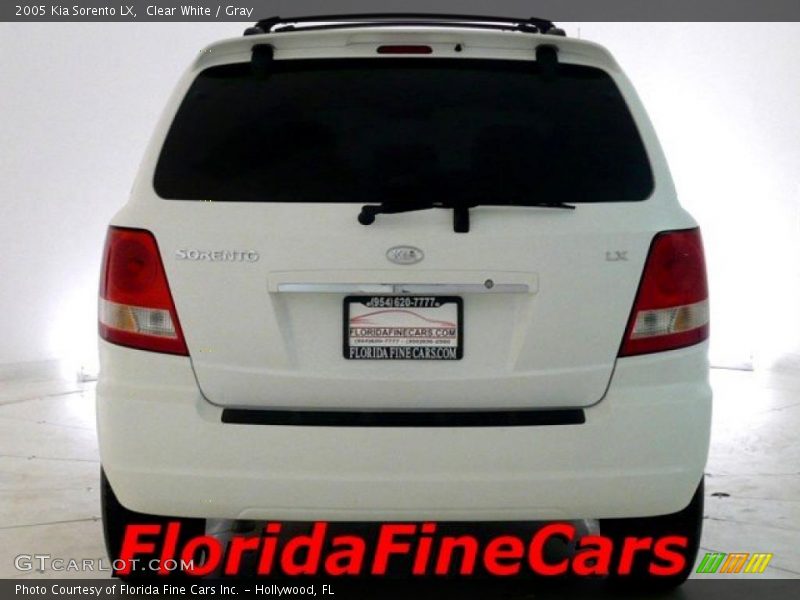 Clear White / Gray 2005 Kia Sorento LX