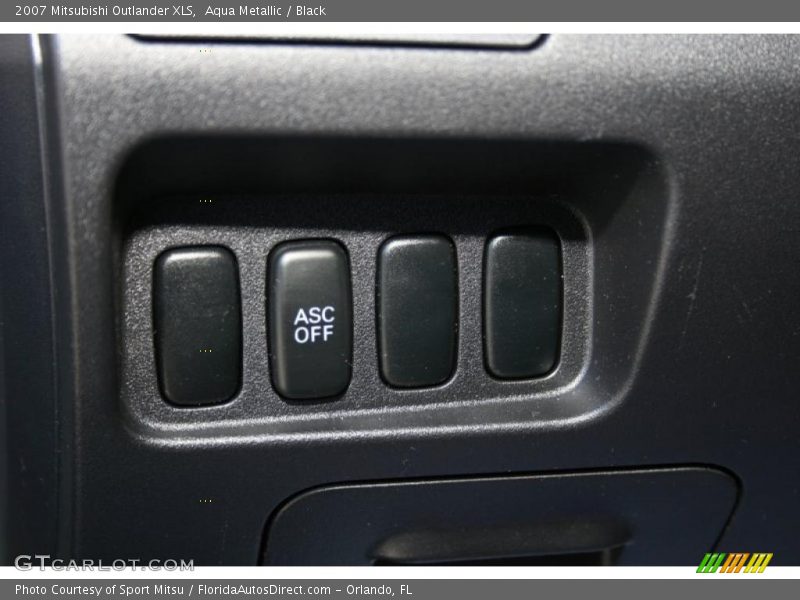 Aqua Metallic / Black 2007 Mitsubishi Outlander XLS
