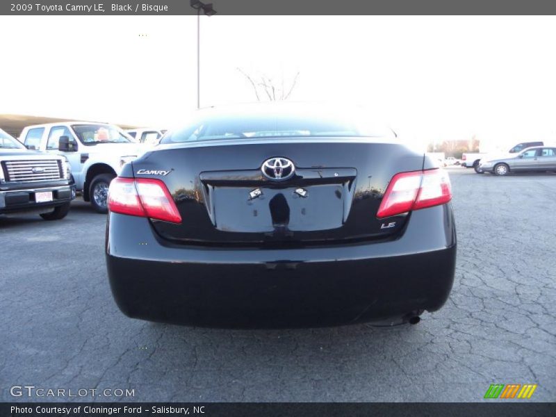 Black / Bisque 2009 Toyota Camry LE