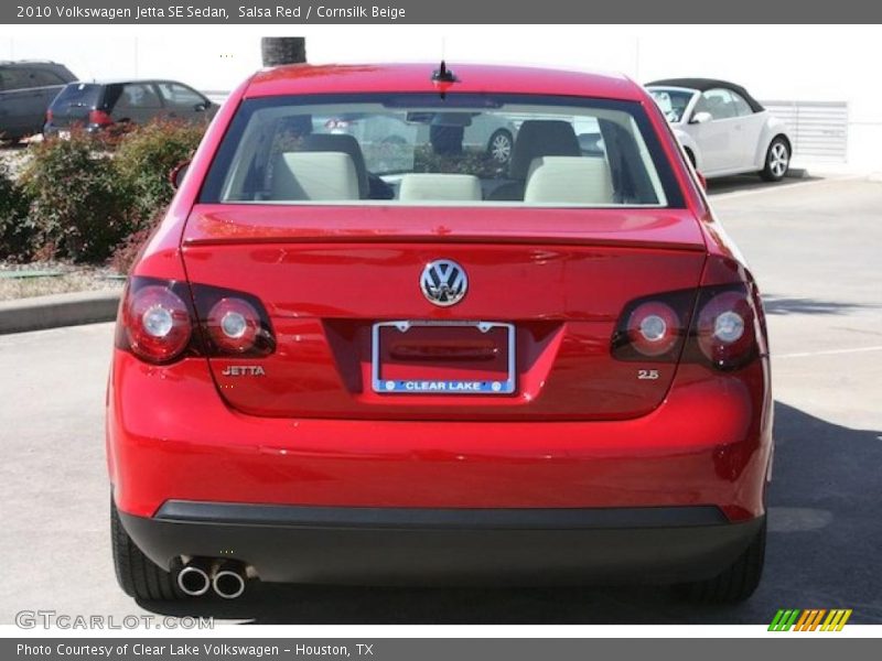Salsa Red / Cornsilk Beige 2010 Volkswagen Jetta SE Sedan