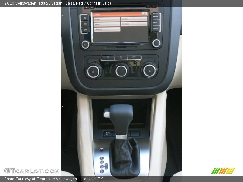 Salsa Red / Cornsilk Beige 2010 Volkswagen Jetta SE Sedan