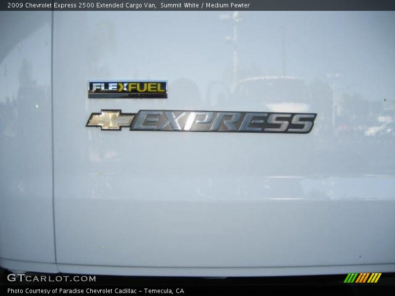 Summit White / Medium Pewter 2009 Chevrolet Express 2500 Extended Cargo Van