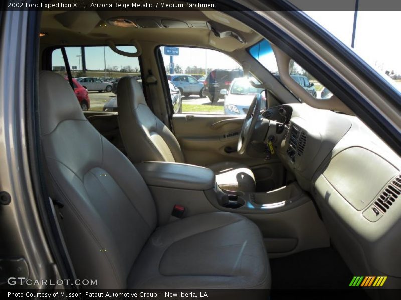 Arizona Beige Metallic / Medium Parchment 2002 Ford Expedition XLT