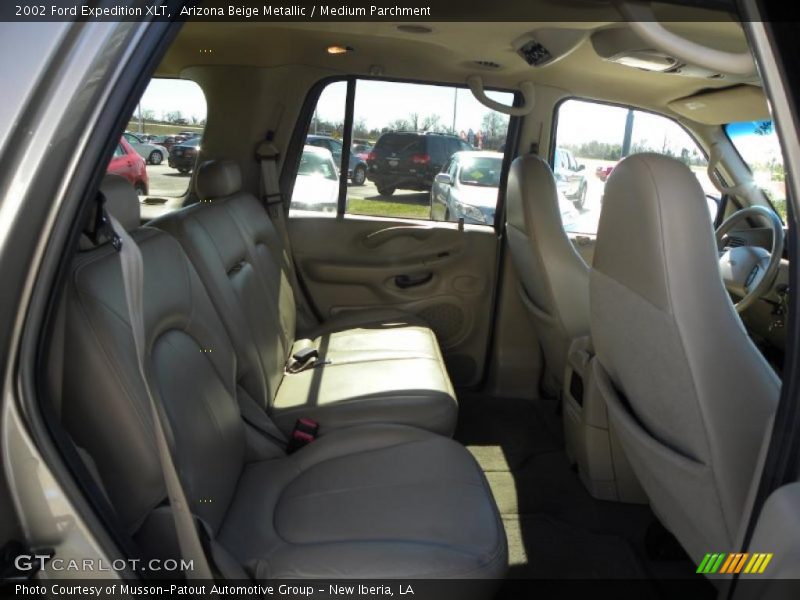 Arizona Beige Metallic / Medium Parchment 2002 Ford Expedition XLT