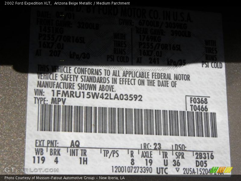 Arizona Beige Metallic / Medium Parchment 2002 Ford Expedition XLT