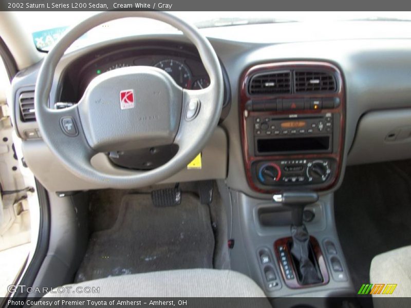 Cream White / Gray 2002 Saturn L Series L200 Sedan