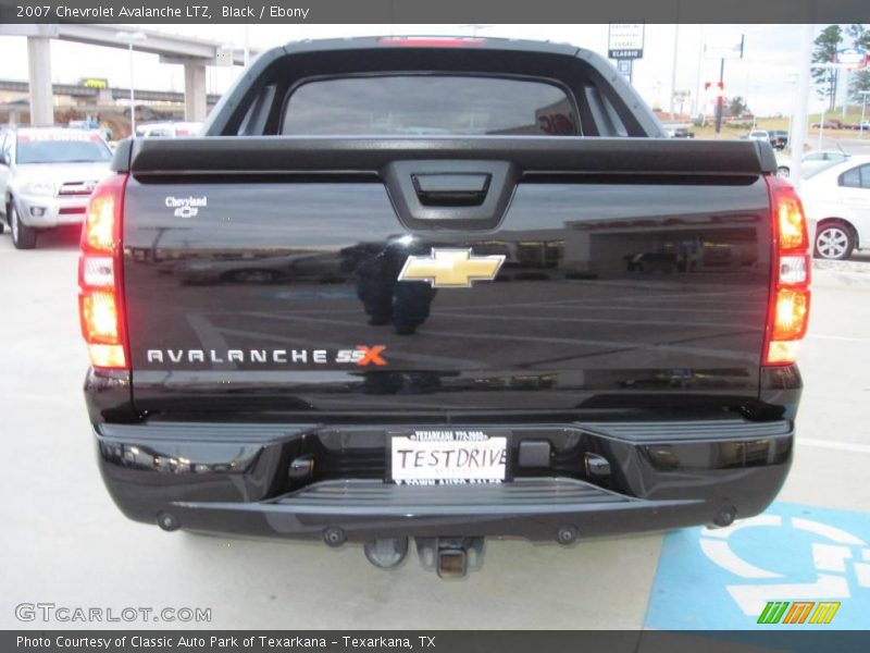 Black / Ebony 2007 Chevrolet Avalanche LTZ