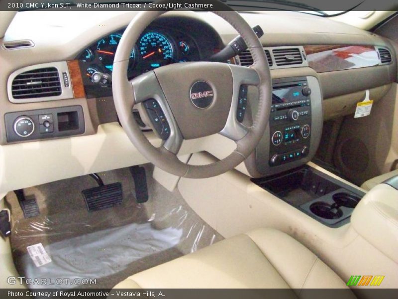 White Diamond Tricoat / Cocoa/Light Cashmere 2010 GMC Yukon SLT