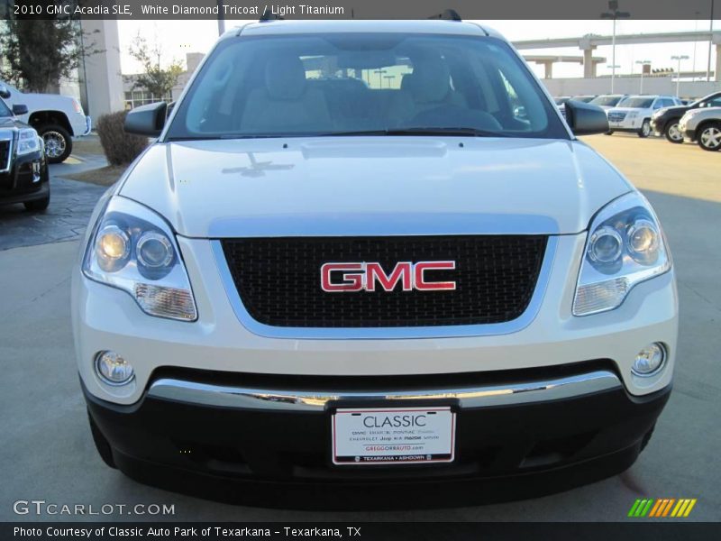 White Diamond Tricoat / Light Titanium 2010 GMC Acadia SLE