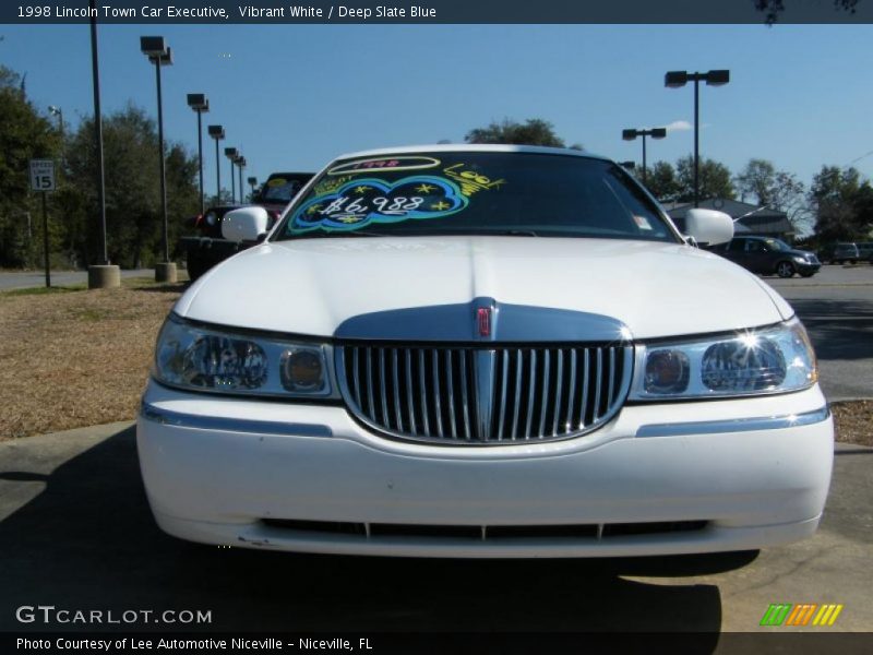 Vibrant White / Deep Slate Blue 1998 Lincoln Town Car Executive