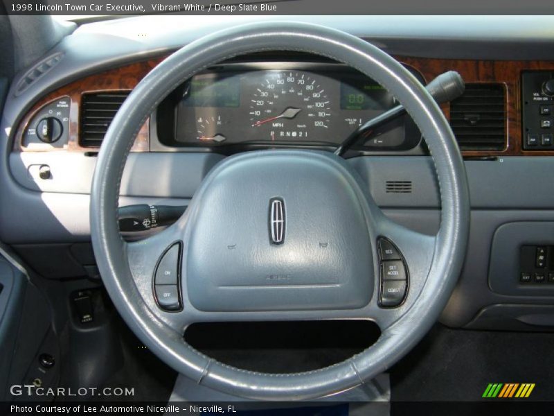 Vibrant White / Deep Slate Blue 1998 Lincoln Town Car Executive