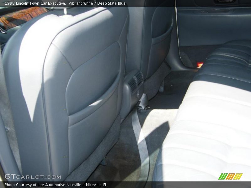Vibrant White / Deep Slate Blue 1998 Lincoln Town Car Executive