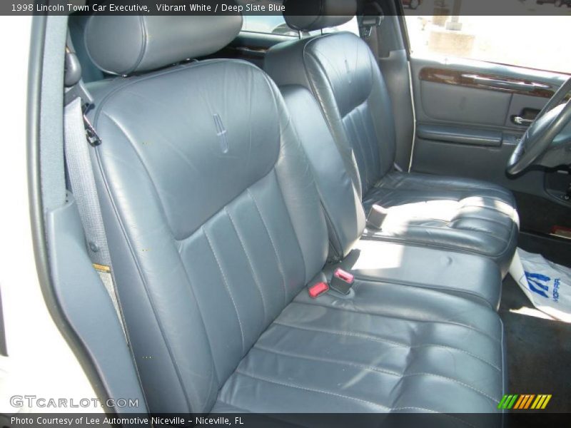 Vibrant White / Deep Slate Blue 1998 Lincoln Town Car Executive