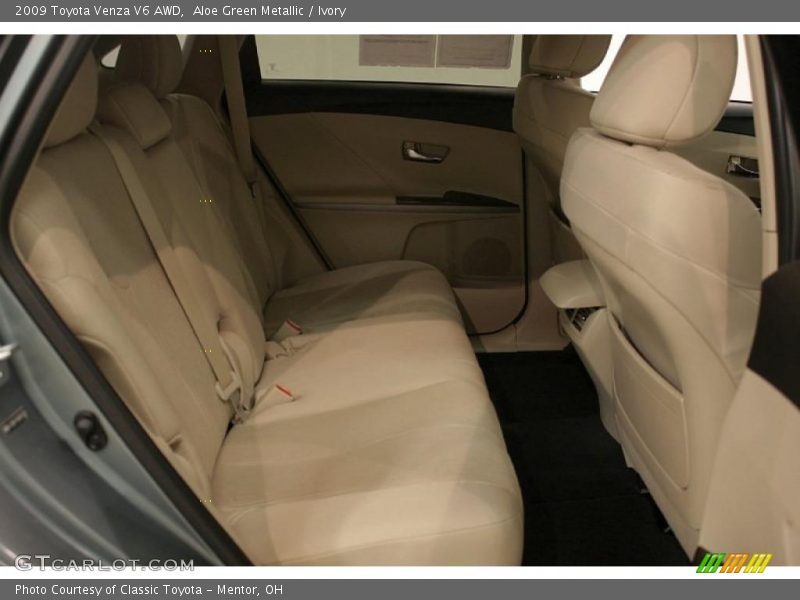 Aloe Green Metallic / Ivory 2009 Toyota Venza V6 AWD