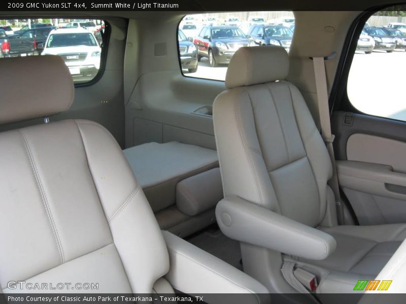 Summit White / Light Titanium 2009 GMC Yukon SLT 4x4