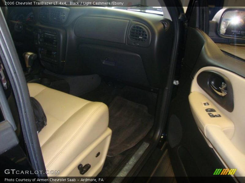 Black / Light Cashmere/Ebony 2006 Chevrolet TrailBlazer LT 4x4