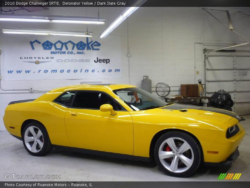 Detonator Yellow / Dark Slate Gray 2010 Dodge Challenger SRT8