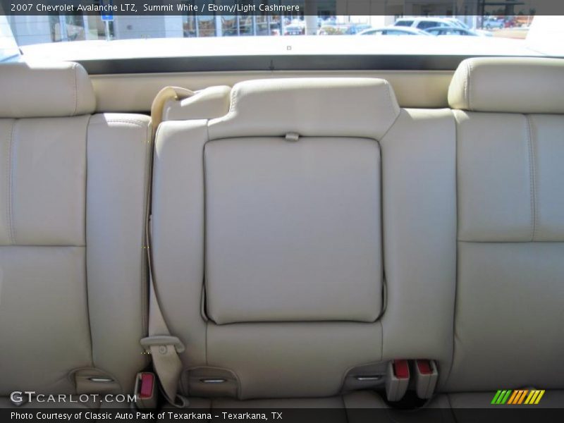 Summit White / Ebony/Light Cashmere 2007 Chevrolet Avalanche LTZ