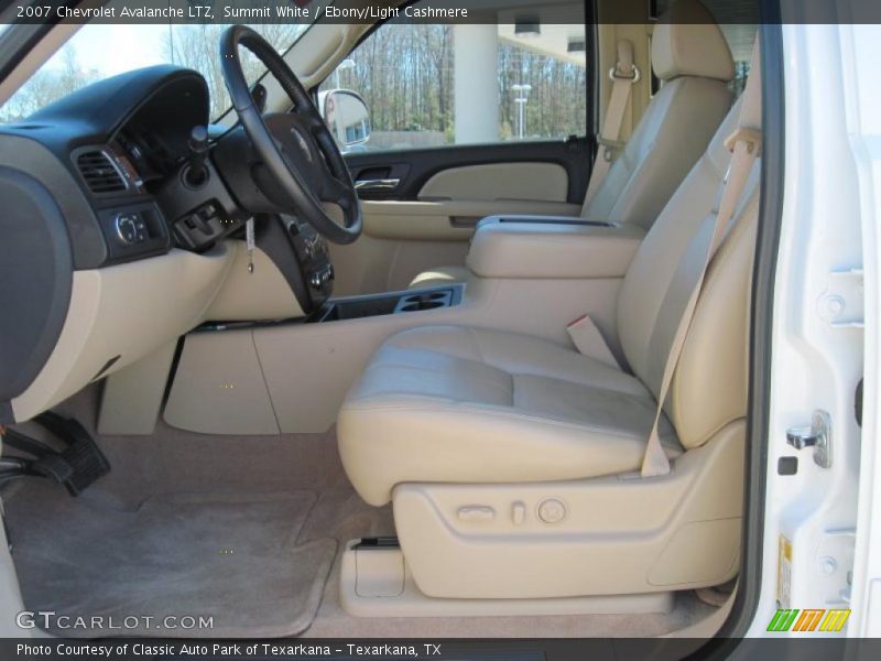 Summit White / Ebony/Light Cashmere 2007 Chevrolet Avalanche LTZ