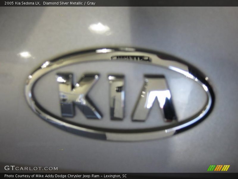 Diamond Silver Metallic / Gray 2005 Kia Sedona LX