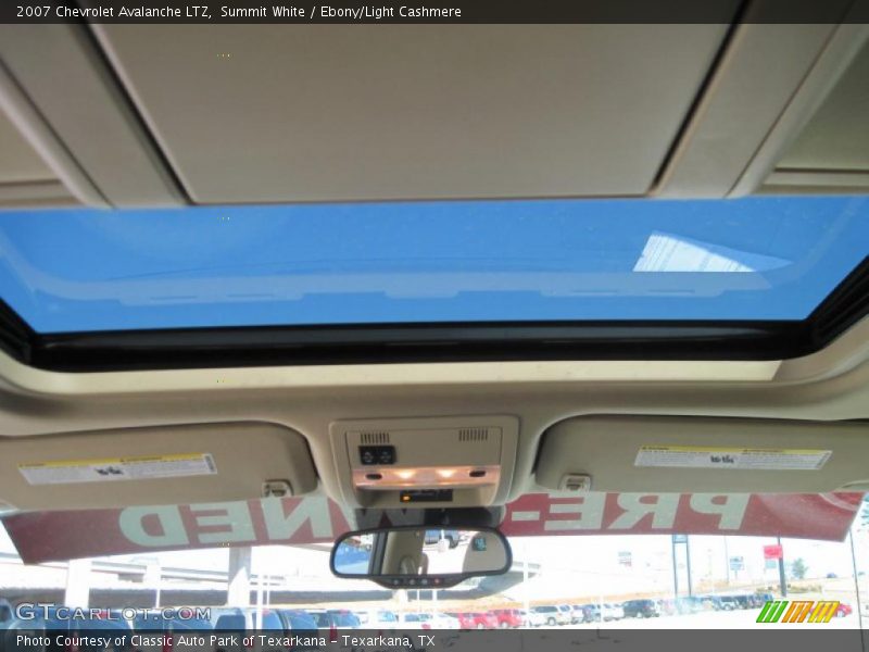 Summit White / Ebony/Light Cashmere 2007 Chevrolet Avalanche LTZ
