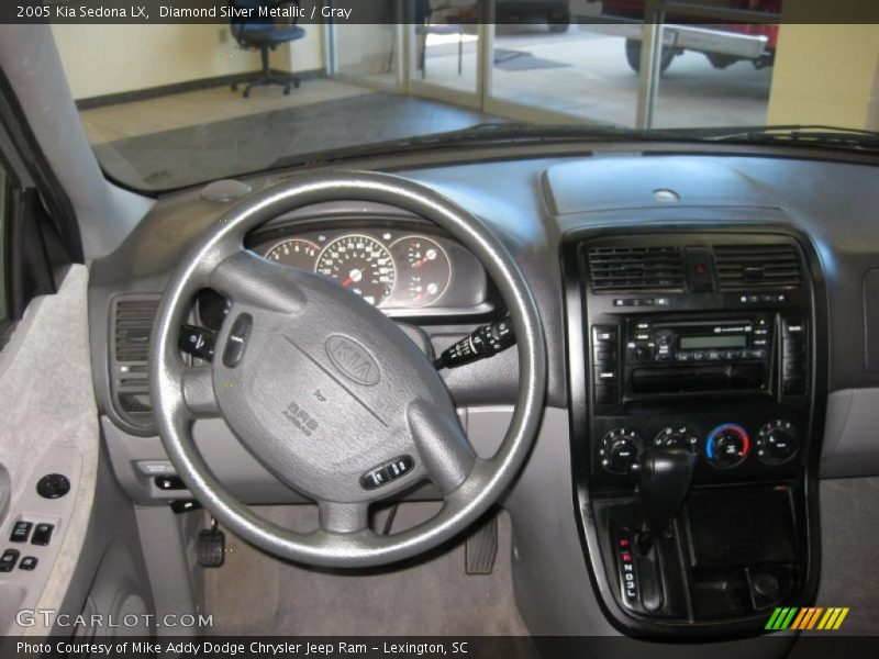 Diamond Silver Metallic / Gray 2005 Kia Sedona LX