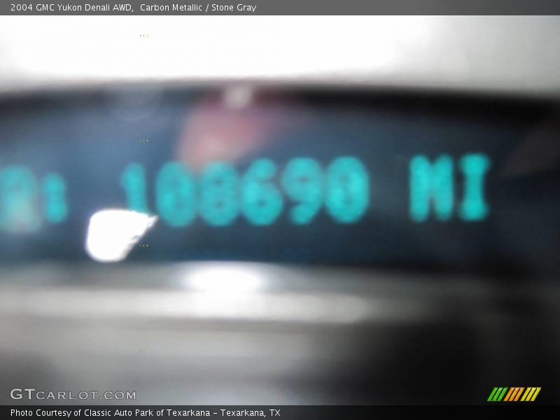 Carbon Metallic / Stone Gray 2004 GMC Yukon Denali AWD