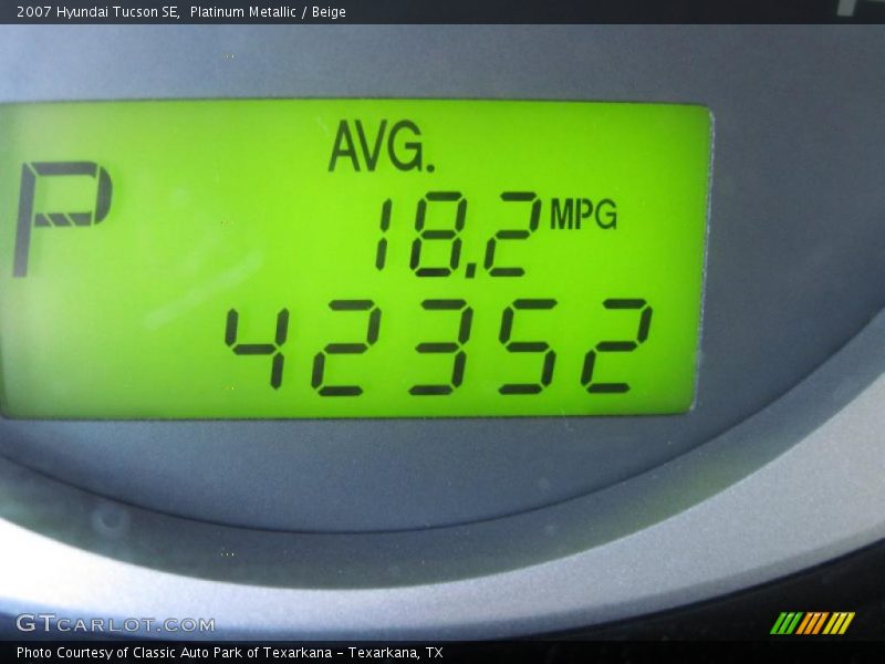 Platinum Metallic / Beige 2007 Hyundai Tucson SE