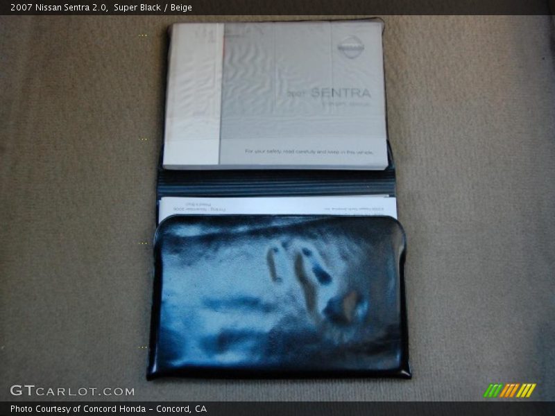 Super Black / Beige 2007 Nissan Sentra 2.0