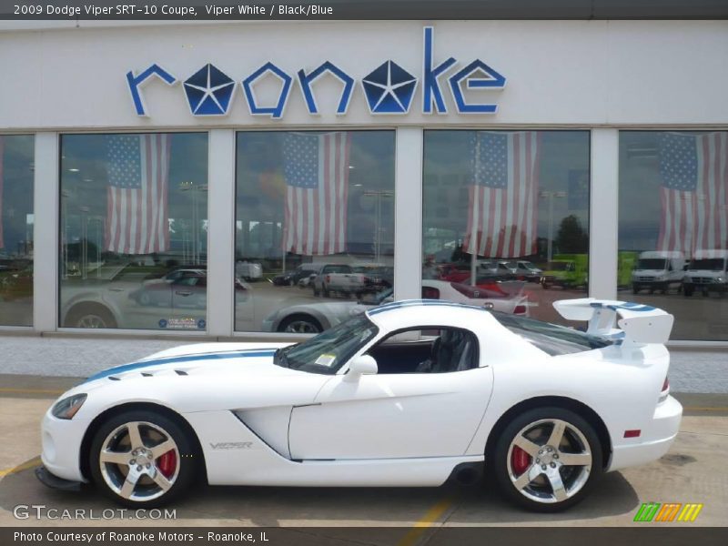 Viper White / Black/Blue 2009 Dodge Viper SRT-10 Coupe