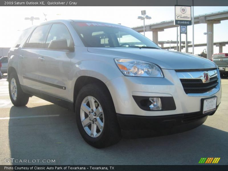 Quicksilver / Gray 2009 Saturn Outlook XE