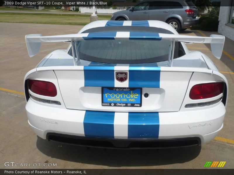 Viper White / Black/Blue 2009 Dodge Viper SRT-10 Coupe