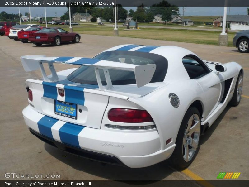 Viper White / Black/Blue 2009 Dodge Viper SRT-10 Coupe