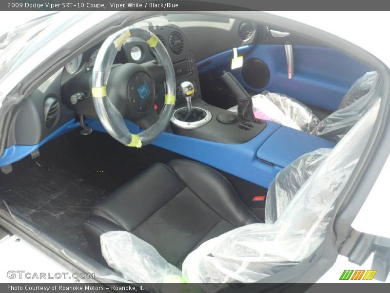 Viper White / Black/Blue 2009 Dodge Viper SRT-10 Coupe